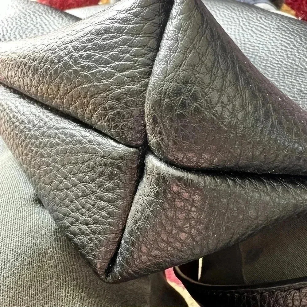 Steve Madden NEW Without Tags Jet Black Pebble Leather Crossbody Bag Purse